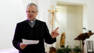 Közeledik. Kopogtat. Megújulást hoz. - indul az Adventi ráhangoló 7 Közeledik. Kopogtat. Megújulást hoz. – indul az Adventi ráhangoló