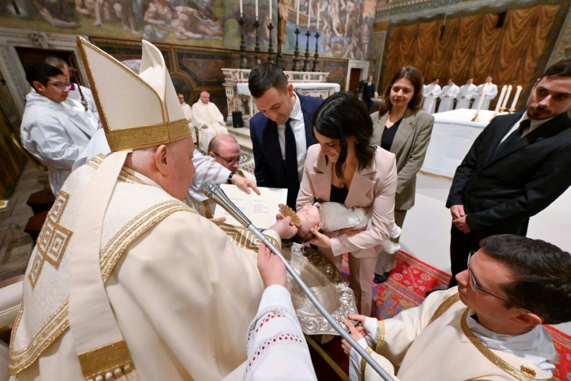 A szentségek érvényességéhez azok formája és anyaga nem változtatható – Fernández bíboros 1 417459070 884532083680901 7799715515445617975 n Medium