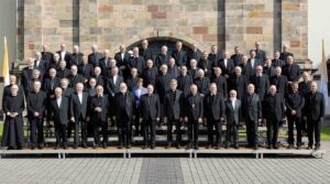 A Vatikán arra utasítja a német püspököket, hogy állítsák le a vitatott “szinodális bizottságról” szóló szavazást