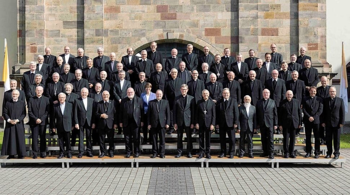 A Vatikán arra utasítja a német püspököket, hogy állítsák le a vitatott "szinodális bizottságról" szóló szavazást 1 csm Einstiegsbild Vollversammlung 2021 8f37c5a6b3 Medium