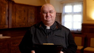 Nagypéntek: A mi Főpapunk életét adja juhaiért – Nagyböjti ráhangoló 3 Nagypéntek: A mi Főpapunk életét adja juhaiért – Nagyböjti ráhangoló