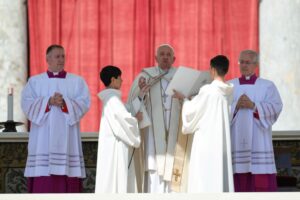 „A Szentlélek elkísér bennünket életünkben” – Ferenc pápa homíliája Szentháromság vasárnapján