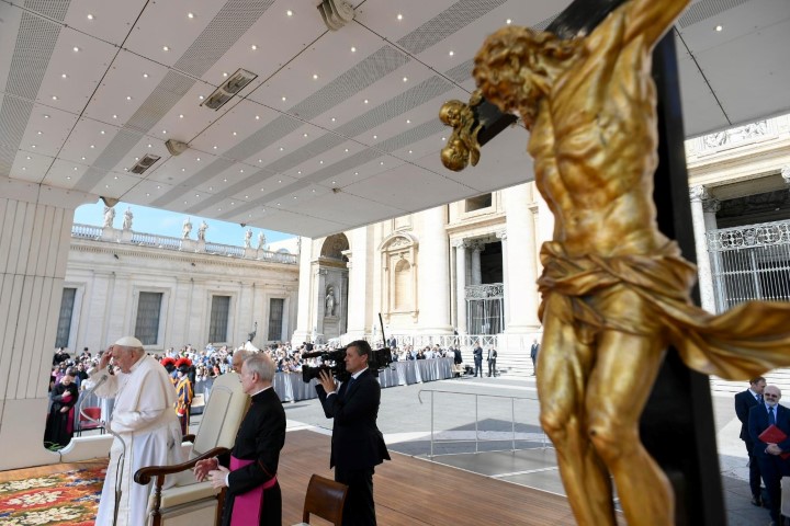 Ferenc pápa új katekézis sorozatot kezdett a „Lélek és a Jegyes” címmel 2 445772208 968770115257097 6897751287352062853 n Small