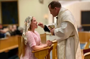 Pornómunkából a Katolikus Egyházba: egy asszony megtérésének részletes története, aki felhagyott a szexmunkával