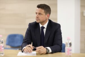 Varsó: az önkormányzat betiltotta a kereszteket és minden vallási jelképet a közintézményekben