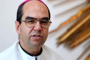 Folyamatos szentségimádás megszervezésére buzdít Székely János püspök
