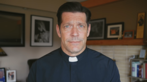 Hisznek-e a katolikusok a halottaktól jövő jelekben?