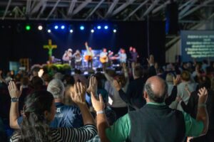 A dicsőítés, mint fegyver a szellemi harcban