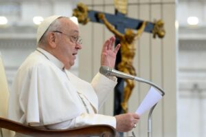 Ferenc pápa szerdai katekézise: Szívből imádkozzunk, szabadon!