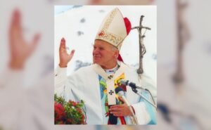 Szent II. János Pál figyelmeztet az értékek nélküli demokrácia veszélyeire