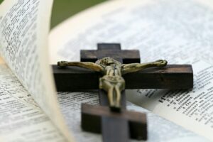 Tárjátok ki a kapukat Krisztus előtt!