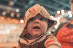 Melegházasság és béranyaság: a gyermekek adásvétele gyökereiben támadja a társadalmat