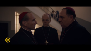 A „Konklávé” című film művészien agyafúrt, de mélyen elhibázott, és „csúfot űz a hitünkből”