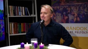 Lackfi János a Zarándok podcastben: Nekem a karácsony a kegyelem és az újjászületés ünnepe