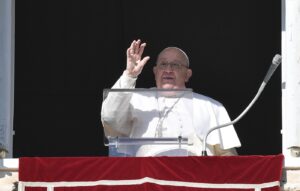 Tanuljuk meg a Szent Családtól egymás kölcsönös meghallgatását – Ferenc pápa Úrangyala imája