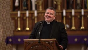 Szabó József atyával folytatódik a  Zarándok Est. Téma: A lelki harc