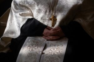 Jó dolog-e feladni az „utolsó kenetet”, amikor az halálra rémítheti a beteget?