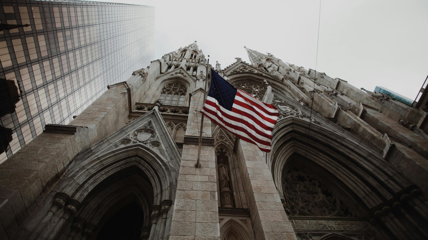 pexels jimmy teoh 294331 1634274 Custom