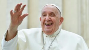 Ferenc pápa a humorról ír: „Az irónia gyógyszer”