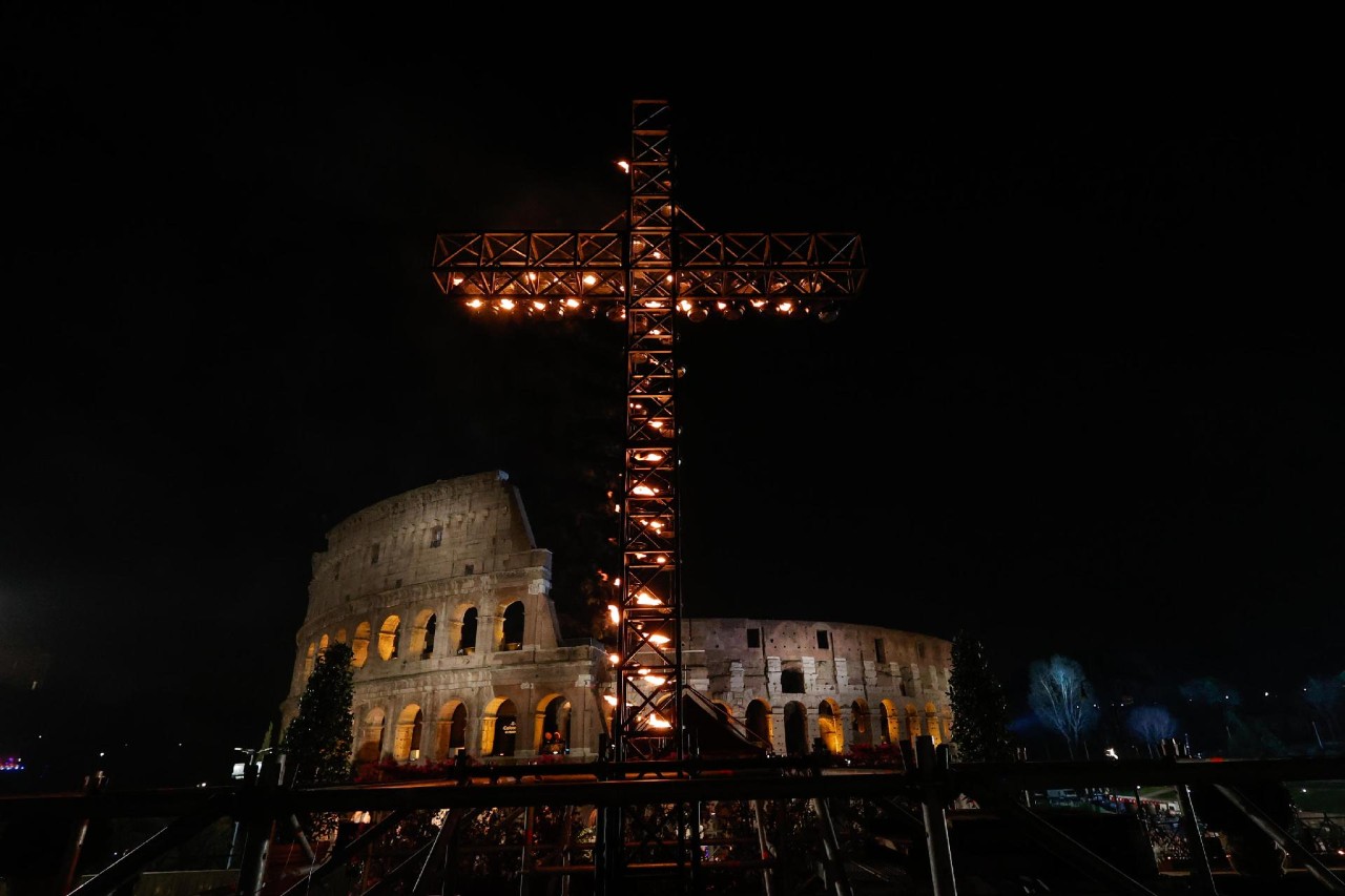 Ferenc pápa állapota tovább javul, ő maga írta a nagypénteki keresztúti elmélkedéseket 1 490813075 1233907322076707 34143150860181852 n