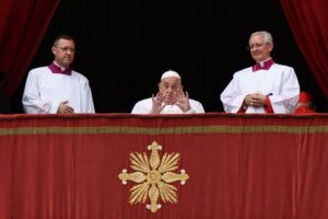 Ferenc pápa húsvéti Urbi et Orbi üzenete: Az Úr azt akarja, hogy az emberiség feltámadjon!