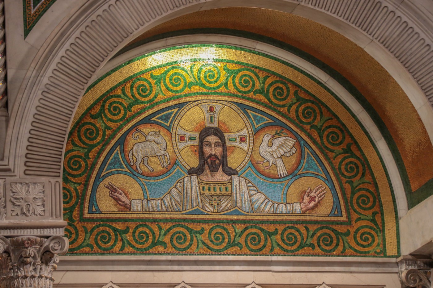 A Mindenhato Jezus mozaikja Egyedi