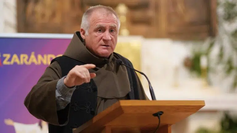 Többre vagy képes, mint amit elhiszel magadról – Zarándok Est Böjte Csaba OFM atyával