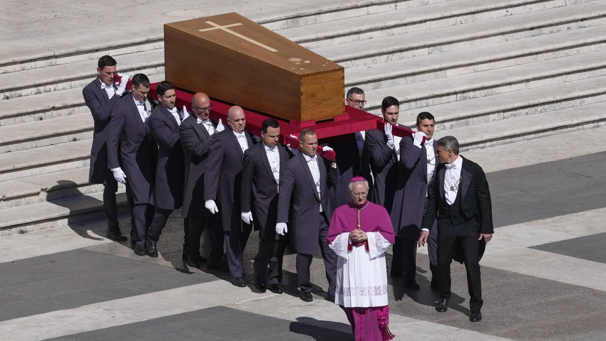 Ferenc papa temetes 1