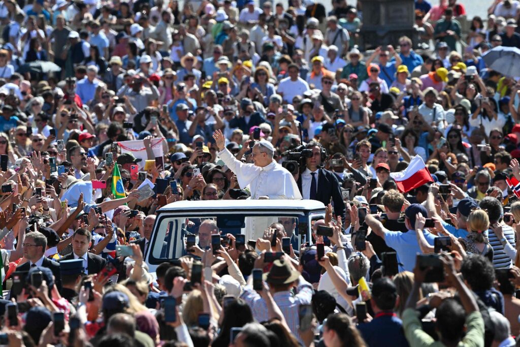 Leó pápa katekézise: Jézus gondoskodása rólunk tesz képessé minket a könyörületre 2 500168693 1272970744837031 566188416467246050 n
