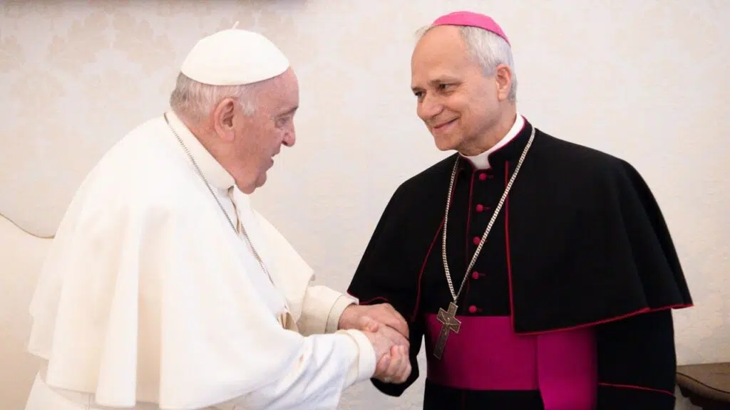 Ferenc papa es Robert F. Prevost biboros