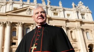 Gerhard Müller bíboros: „A 266 pápa egyikét sem utánozhatjuk. Egyedül Péter példáját kell követnünk.” 6 Gerhard Müller bíboros: „A 266 pápa egyikét sem utánozhatjuk. Egyedül Péter példáját kell követnünk.”