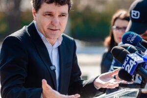 Szavazhat-e vallásos ember Nicușor Danra?