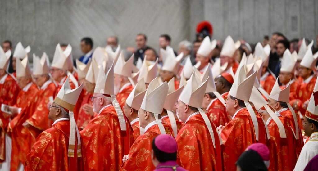 Imádság és egység a Szent Péter-bazilikában – megtartották a konklávét indító szentmisét 3 Re biboros homiliaja 7