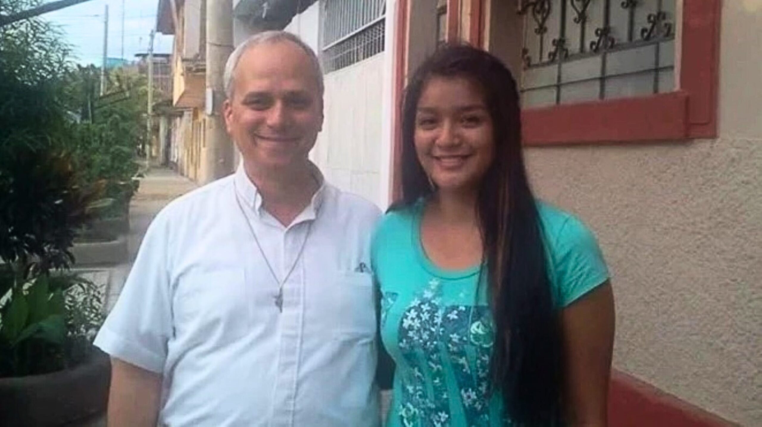 XIV. Leó pápa perui keresztlánya a keresztapjáról vall 1 Robert Mildred Custom scaled