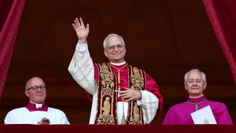 Robert F. Prevost, XIV. Leó néven az új pápa! 9 Robert F. Prevost, XIV. Leó néven az új pápa!