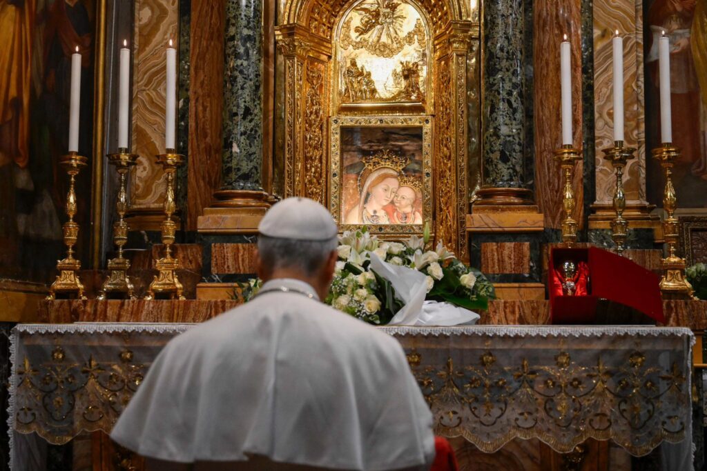 XIV. Leó pápa váratlan látogatása: „Legyetek hűségesek az Édesanyához!” 2 XIV. Leo papa Genazzanoban 2025.05 6