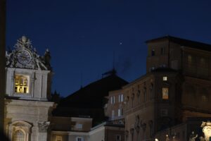 Fekete füst - véget ért a konklávé első napja 5 Fekete füst – véget ért a konklávé első napja