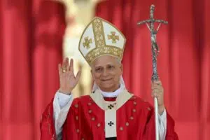 Leó pápa pünkösdi homíliája: A Szentlélek megnyitja a határokat bennünk, egymás és a népek közt