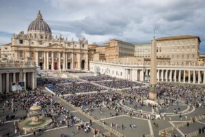 Demokratikusabbá kellene-e tenni az egyházat? 7 Demokratikusabbá kellene-e tenni az egyházat?