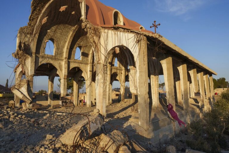 „A keresztény családok csak napi egyszeri étkezést engedhetnek meg maguknak” — Szíriát a háború és a szegénység jellemzi 2 „A keresztény családok csak napi egyszeri étkezést engedhetnek meg maguknak” — Szíriát a háború és a szegénység jellemzi
