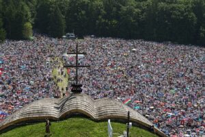 Miért megy el több százezer ember Csíksomlyóra minden évben?