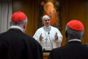 A katolikusok óvnak attól, hogy politikai címkét ragasszanak XIV. Leó pápára: Ő Isten embere, nem politikus 2 A katolikusok óvnak attól, hogy politikai címkét ragasszanak XIV. Leó pápára: Ő Isten embere, nem politikus