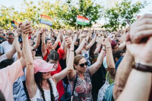 Kötöttfogás, szabadfogás