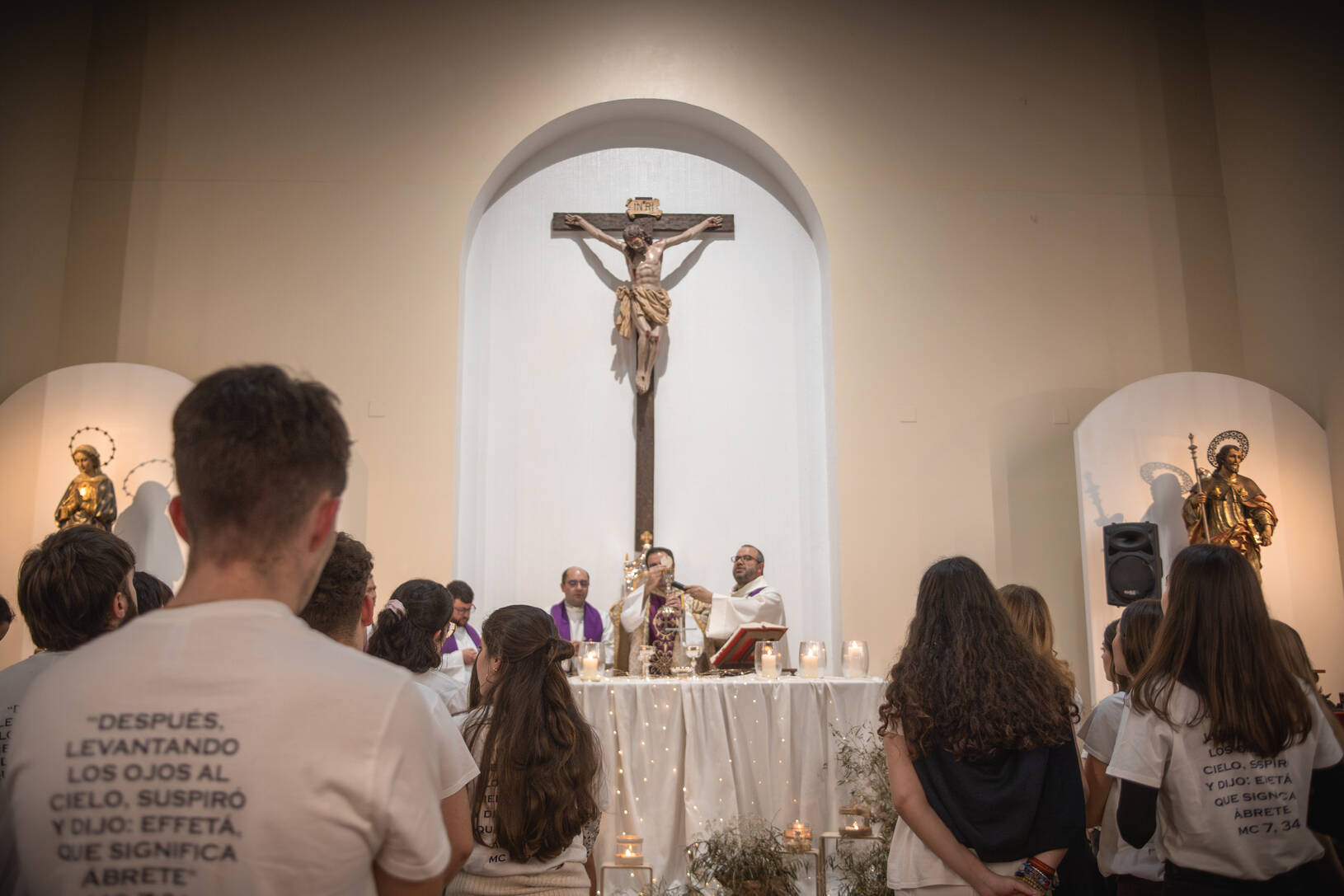 Az egyetlen érv, amellyel ráveheted kamasz gyermekeidet a miselátogatásra 1 rsz fiatalok szentmise