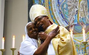 Ő apáca, a fia pedig püspök: Sebastiana nővér hihetetlen története