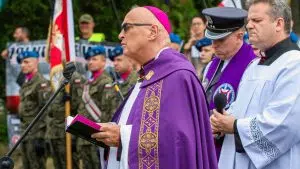 Egy lengyel püspök elítélte a „politikai gengsztereket” és „Európa iszlamizálódására” figyelmeztetett Lengyelország legszentebb kegyhelyén