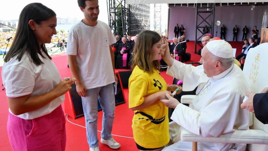 A fiatalok a pápák szívében 5 Ferenc papa gyerekekkel