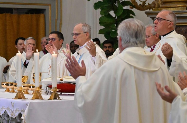 Leó pápa homíliája Nagyboldogasszony ünnepén: Válasszuk az életet a mennybe vett Máriával 7 Leó pápa homíliája Nagyboldogasszony ünnepén: Válasszuk az életet a mennybe vett Máriával