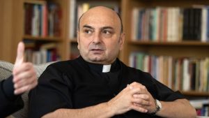 Ki Romanelli atya, Gáza egyetlen katolikus plébániájának plébánosa?