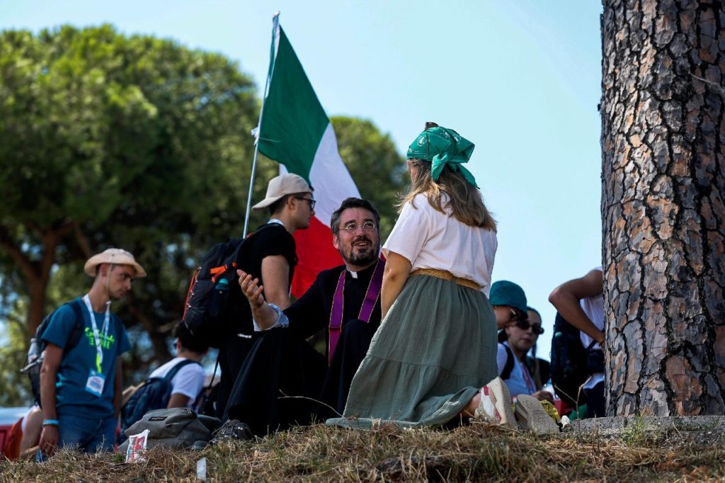 Fiatalok bűnbánati napja a Circus Maximus gyóntatófülkéiben: A változást magukon kezdik 5 fiatalok bunbanati napja 6